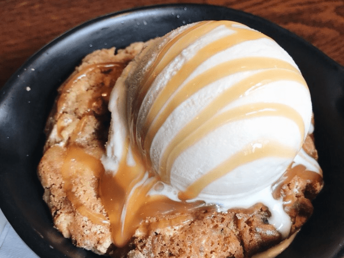 Outback steakhouse salted caramel cookie skillet