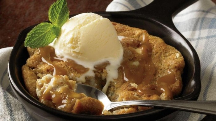 Outback steakhouse salted caramel cookie skillet